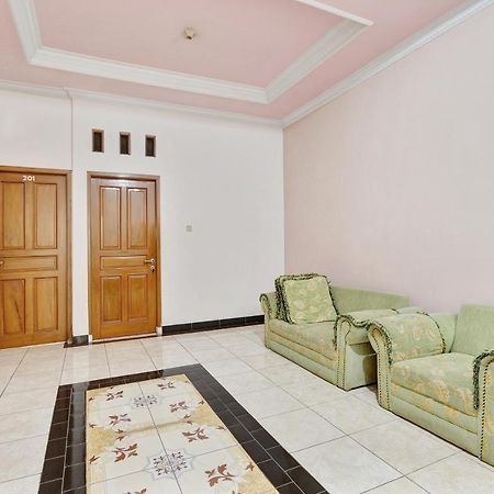 Hotel Wisma Ck Kebumen Zewnętrze zdjęcie