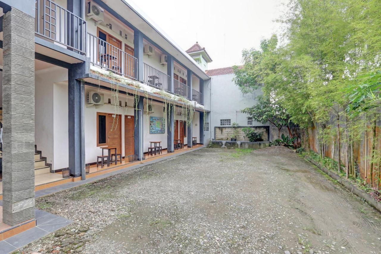 Hotel Wisma Ck Kebumen Zewnętrze zdjęcie